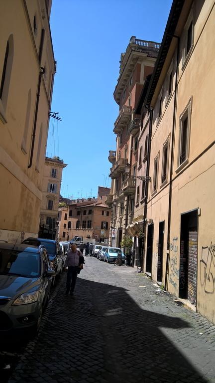 Around The Corner Colosseo B&B Rom Exteriör bild